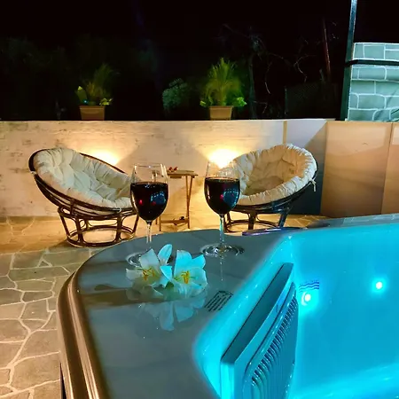 ヴィラ Thassion-ikea Jacuzzi Hydromassage アストリス