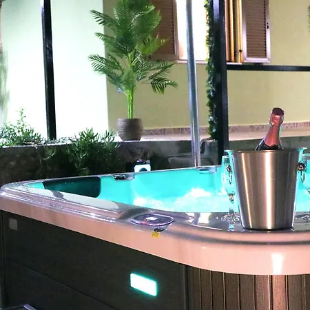 ヴィラ Thassion-ikea Jacuzzi Hydromassage アストリス